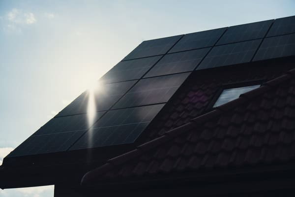Photovoltaik optimal nutzen: LUOX Energy macht Solarstrom flexibel und rentabel